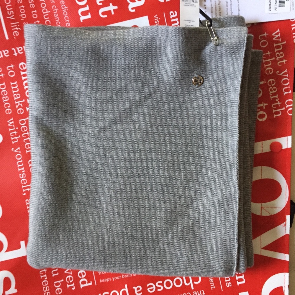 NWT HMDG LULULEMON COZY UP SCARF GRAY - ONE SIZE - Picture 5 of 8